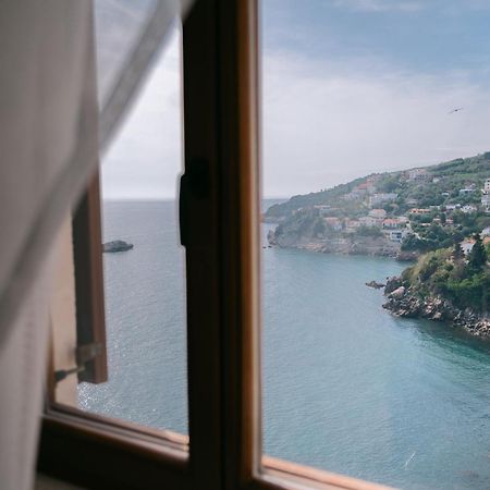 Hotel Pirate Old Town Ulcinj Esterno foto