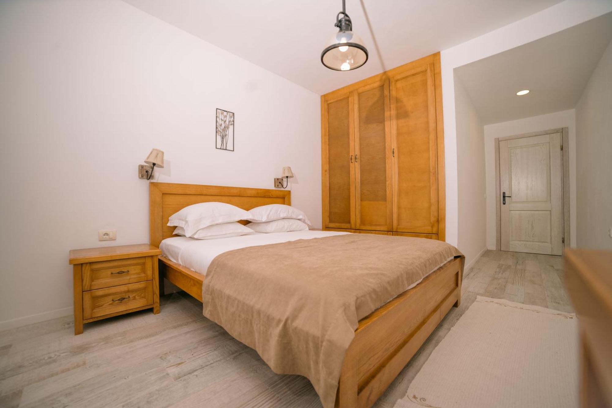 Hotel Pirate Old Town Ulcinj Esterno foto