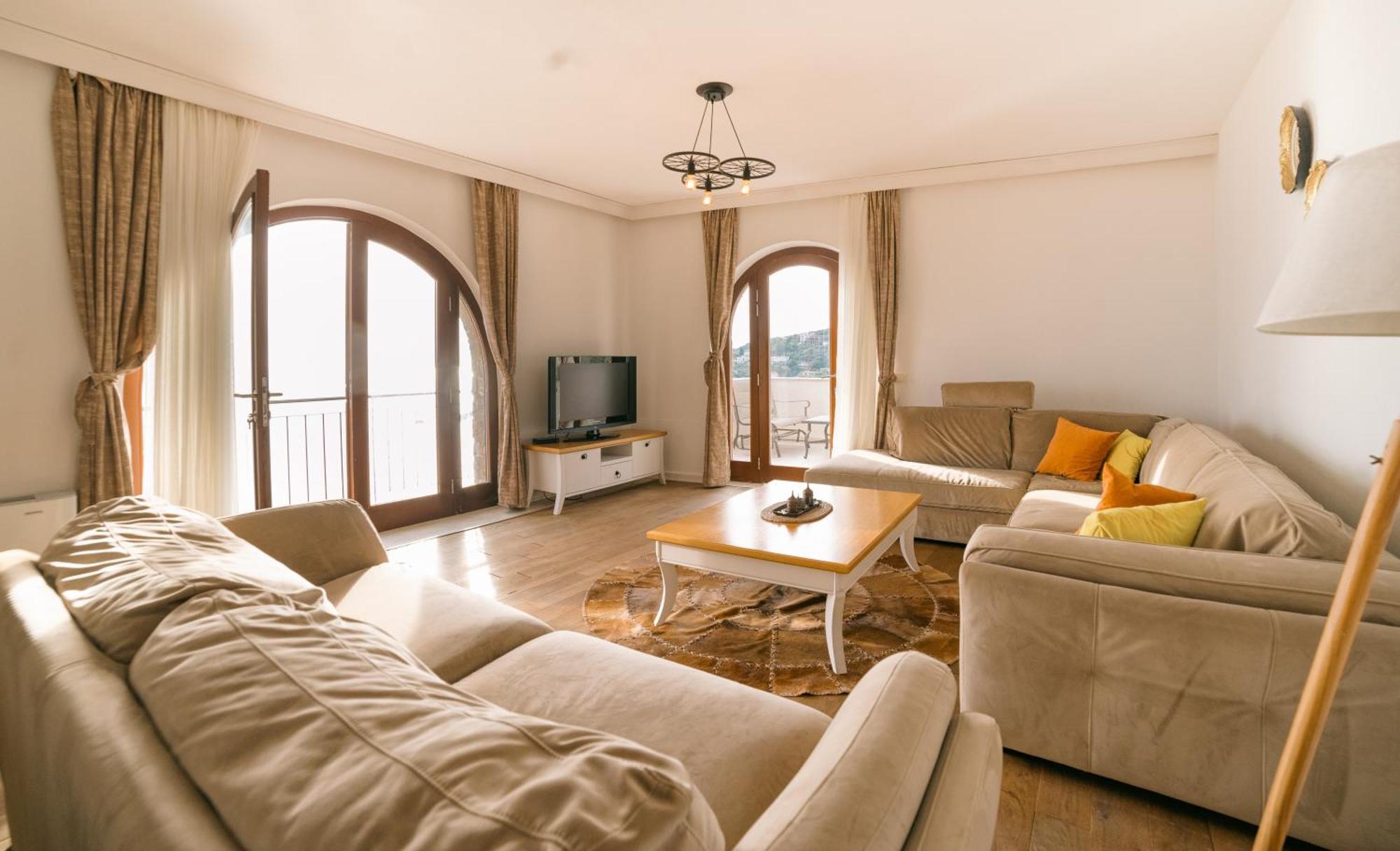Hotel Pirate Old Town Ulcinj Esterno foto