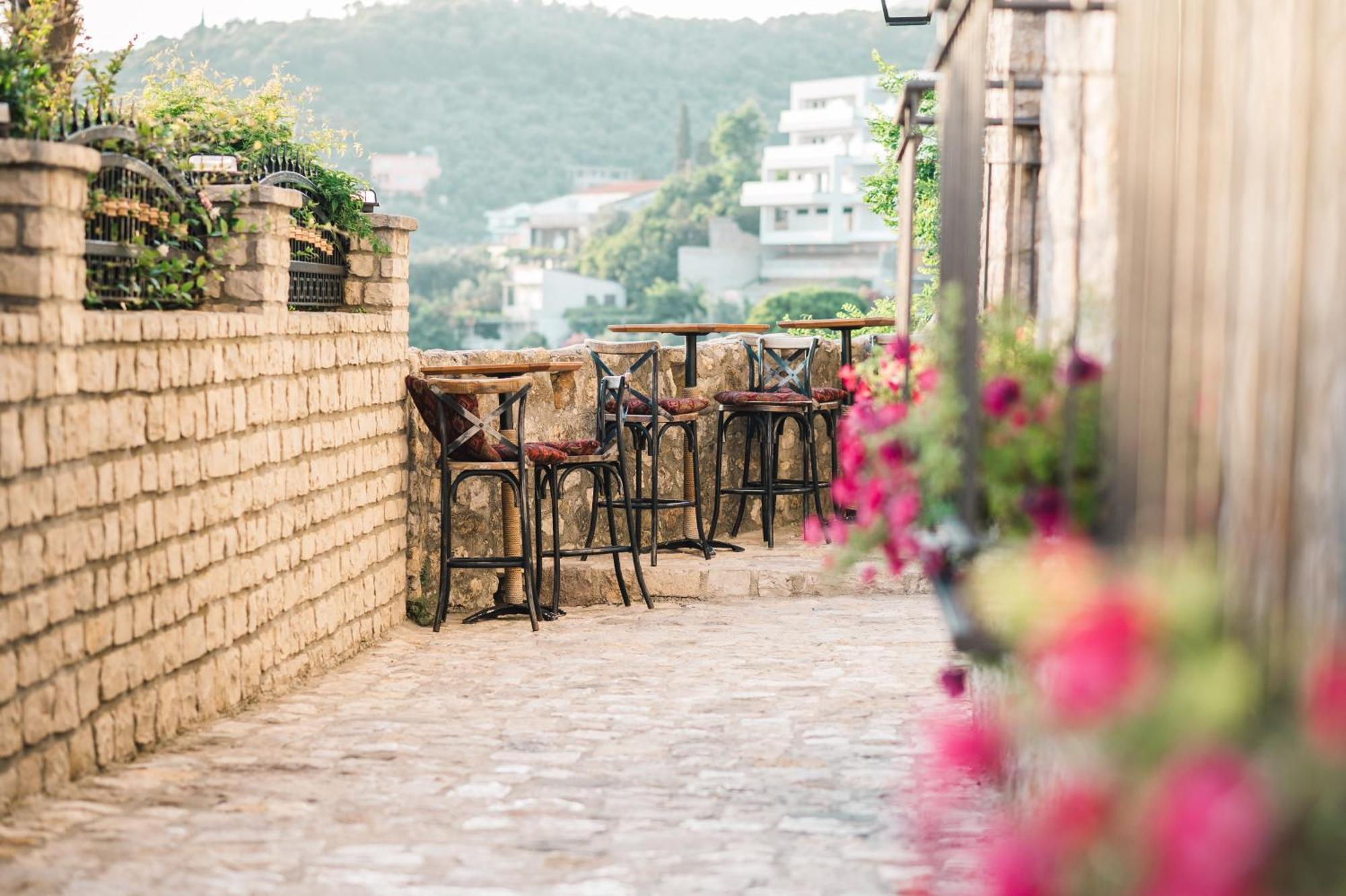 Hotel Pirate Old Town Ulcinj Esterno foto