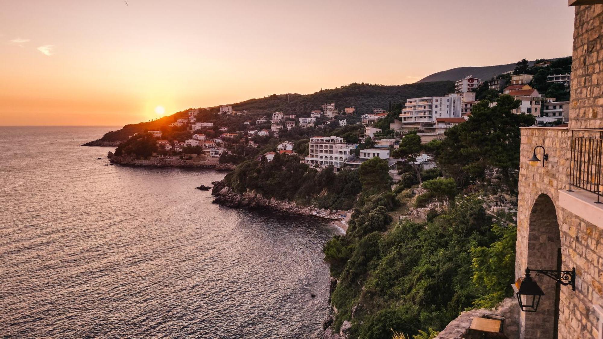 Hotel Pirate Old Town Ulcinj Esterno foto