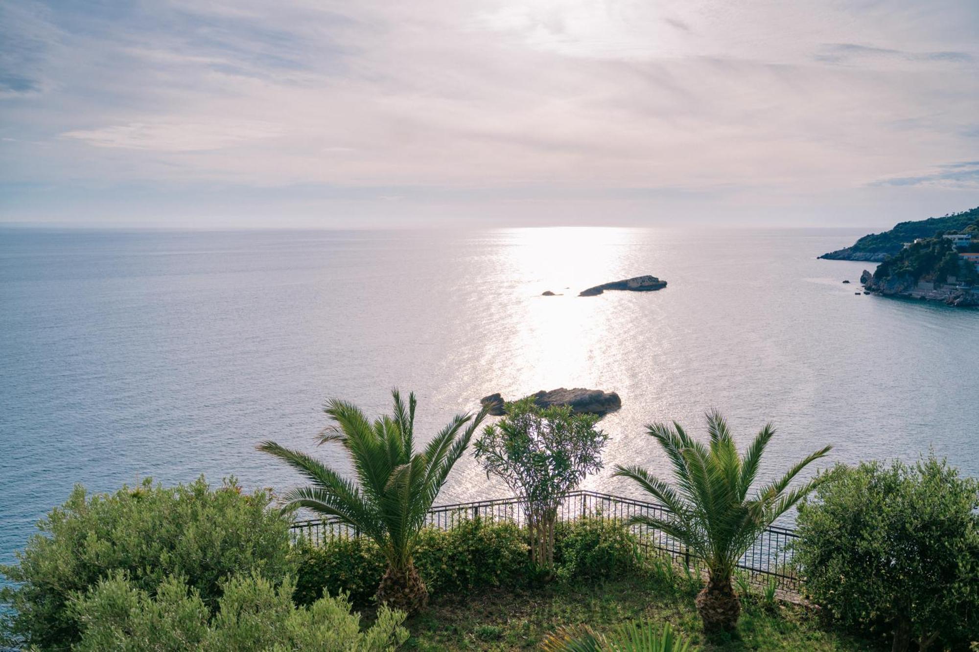 Hotel Pirate Old Town Ulcinj Esterno foto