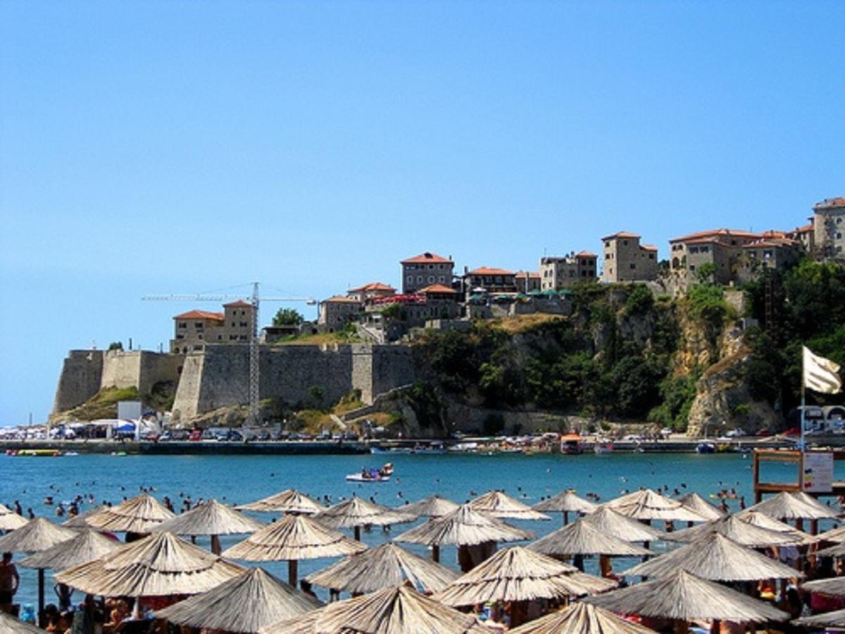 Hotel Pirate Old Town Ulcinj Esterno foto